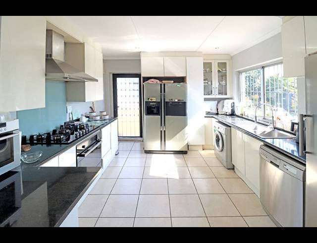 4 BEDROOM HOUSE FOR SALE IN KENSINGTON
